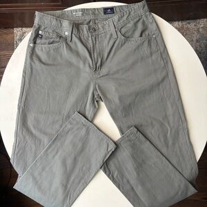 AG Jeans The Graduate Tailored Leg Chino Pant Men’s Size 32x35 Green